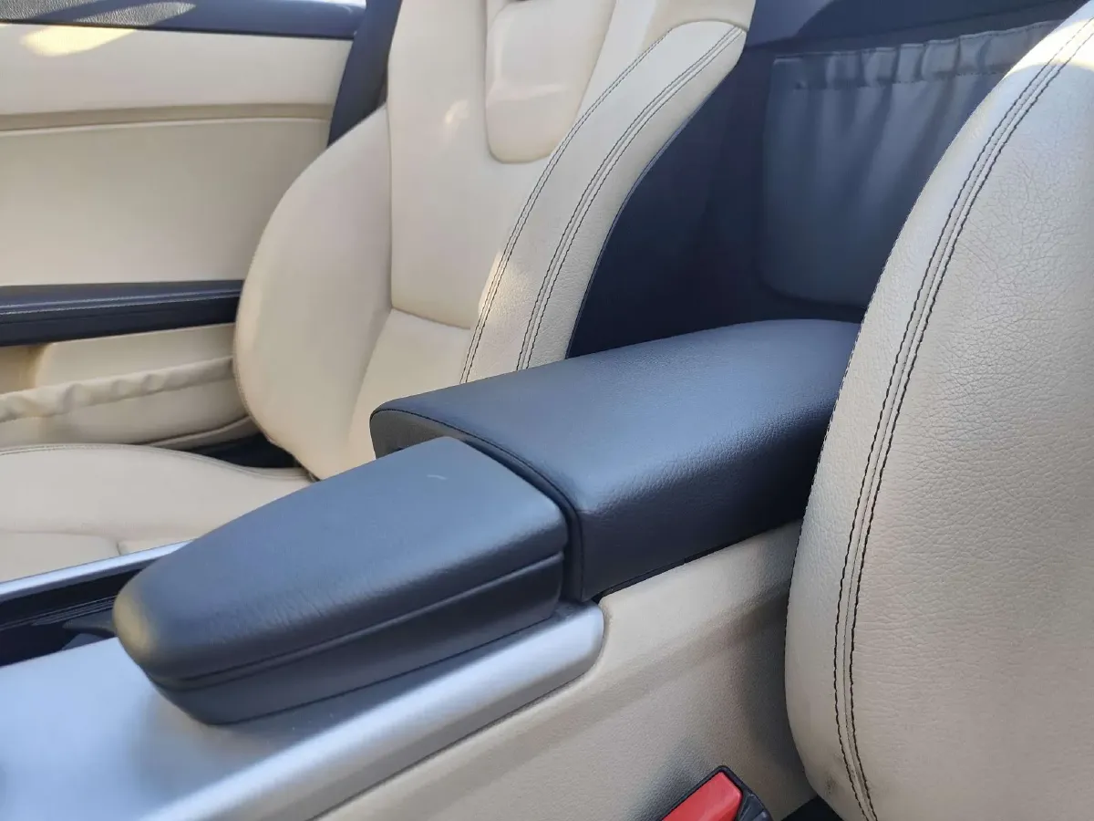 2011 Mercedes-Benz SLK Class 1.8T 184HP L4 7AT,autocango,china used car exporter,china ev exporter,chinese used car exporter,chinese used ev exporter