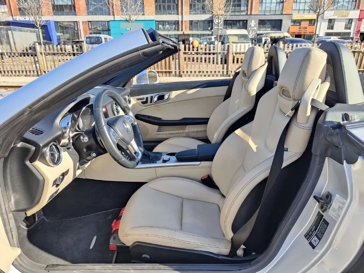 2011 Mercedes-Benz SLK Class 1.8T 184HP L4 7AT,autocango,china used car exporter,china ev exporter,chinese used car exporter,chinese used ev exporter