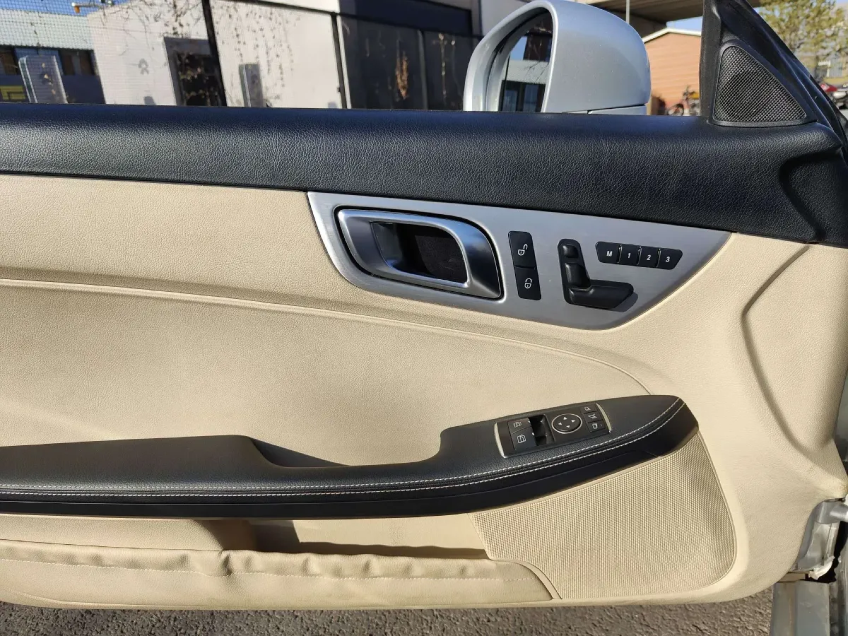 2011 Mercedes-Benz SLK Class 1.8T 184HP L4 7AT,autocango,china used car exporter,china ev exporter,chinese used car exporter,chinese used ev exporter