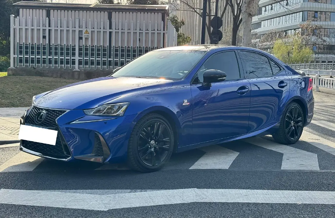 2017 Lexus IS 2.0T 245HP L4 8AT