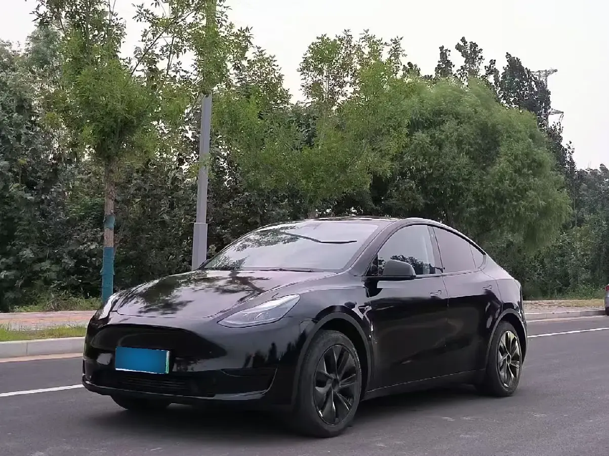2023 Tesla Model Y BEV 60KWH