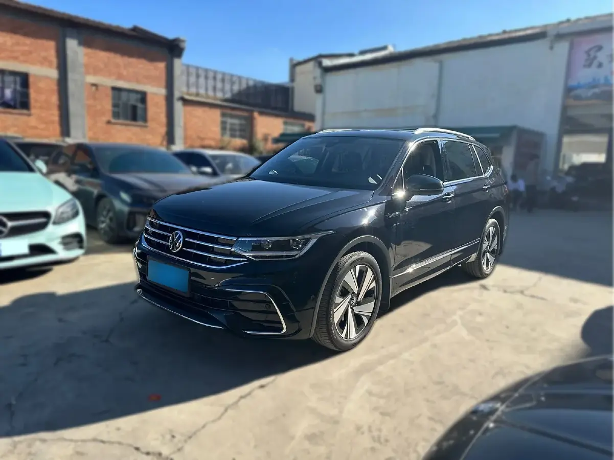 2023 Volkswagen Tiguan L 2.0T 186HP L4 7DCT