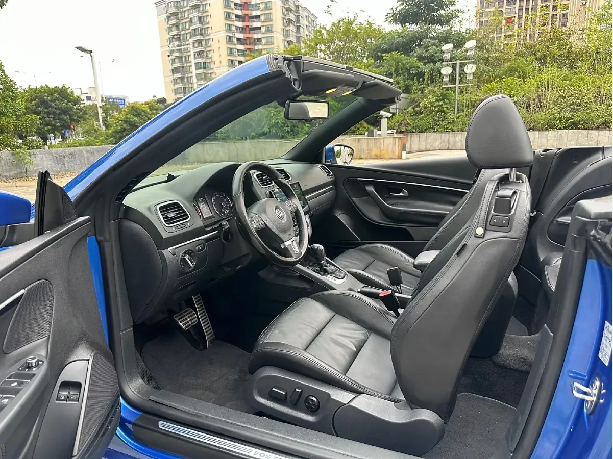 2011 Volkswagen Eos 2.0T 211HP L4 6DCT,autocango,china used car exporter,china ev exporter,chinese used car exporter,chinese used ev exporter