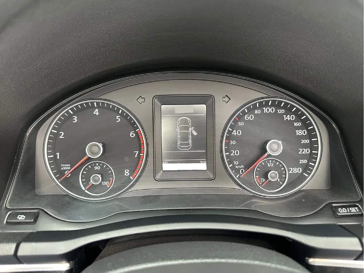 2011 Volkswagen Eos 2.0T 211HP L4 6DCT,autocango,china used car exporter,china ev exporter,chinese used car exporter,chinese used ev exporter