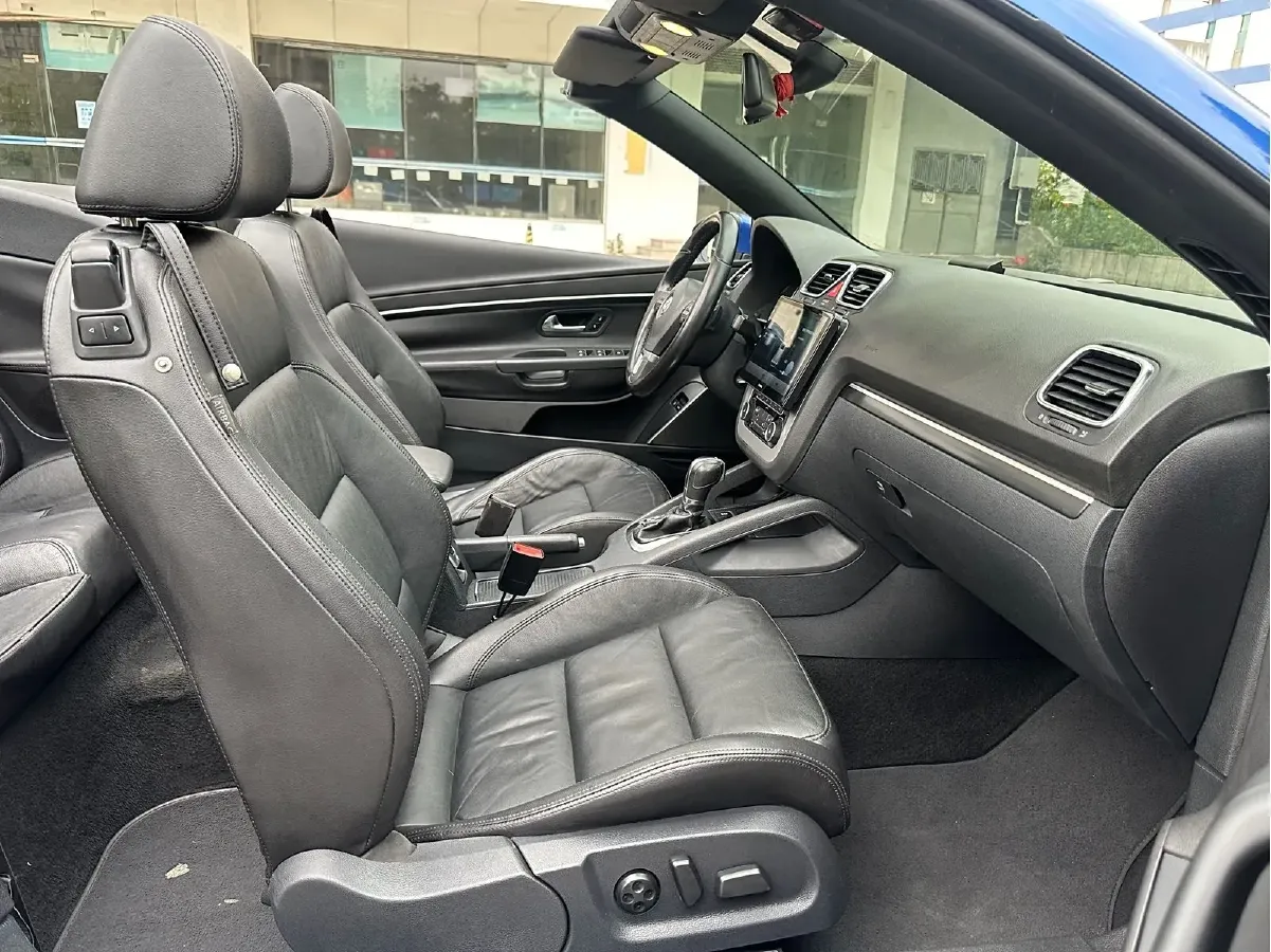 2011 Volkswagen Eos 2.0T 211HP L4 6DCT,autocango,china used car exporter,china ev exporter,chinese used car exporter,chinese used ev exporter