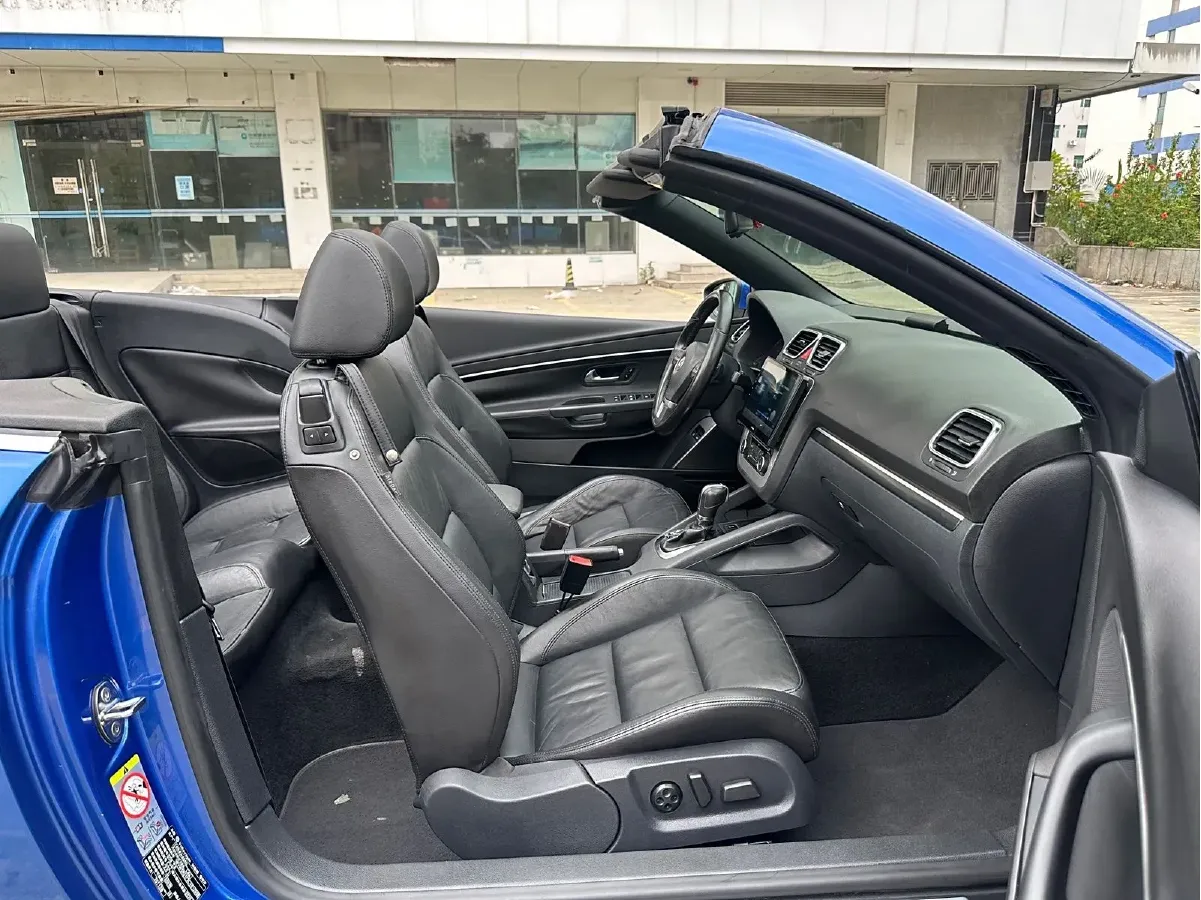 2011 Volkswagen Eos 2.0T 211HP L4 6DCT,autocango,china used car exporter,china ev exporter,chinese used car exporter,chinese used ev exporter