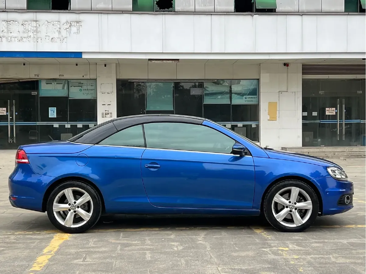 2011 Volkswagen Eos 2.0T 211HP L4 6DCT,autocango,china used car exporter,china ev exporter,chinese used car exporter,chinese used ev exporter
