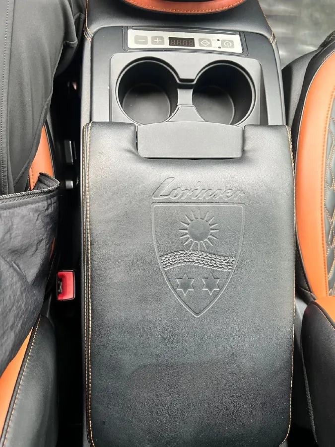 2017 Lorinser VS Series 2.0T 211HP L4 7AT,autocango,china used car exporter,china ev exporter,chinese used car exporter,chinese used ev exporter