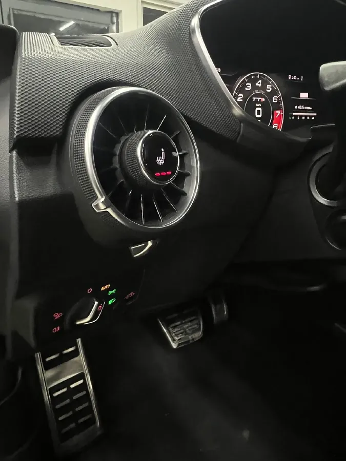 2017 Audi TTS 2.0T 286HP L4 6DCT,autocango,china used car exporter,china ev exporter,chinese used car exporter,chinese used ev exporter