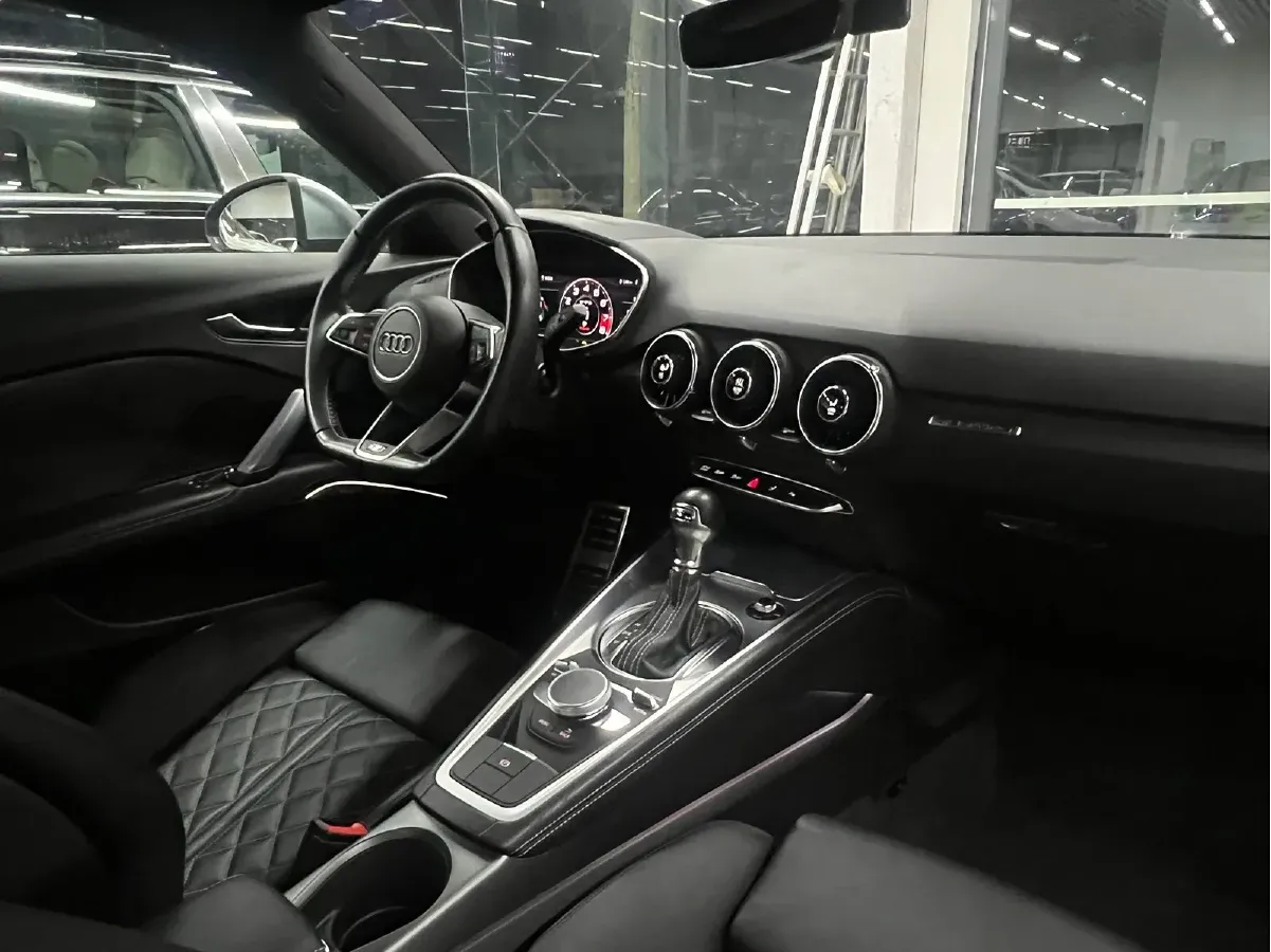 2017 Audi TTS 2.0T 286HP L4 6DCT,autocango,china used car exporter,china ev exporter,chinese used car exporter,chinese used ev exporter