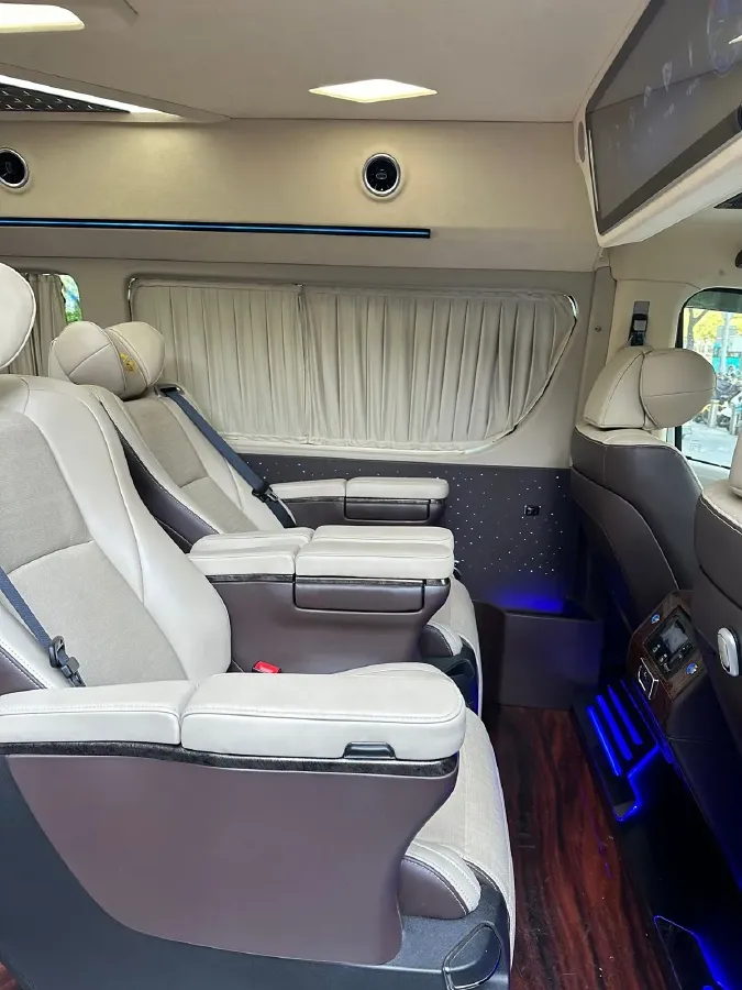 2021 Hyundai Staria 3.5L 272HP V6 8AT,autocango,china used car exporter,china ev exporter,chinese used car exporter,chinese used ev exporter