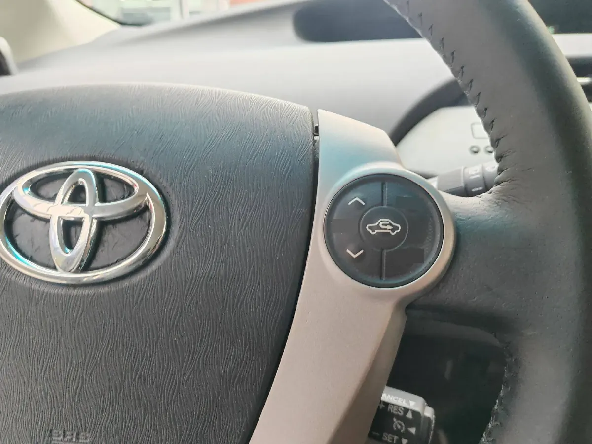 2012 Toyota Prius 1.8L 99HP L4 E-CVT Hybrid,autocango,china used car exporter,china ev exporter,chinese used car exporter,chinese used ev exporter