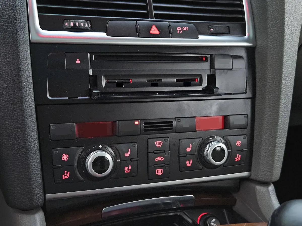 2011 Audi Q7 3.0T 272HP V6 8AT,autocango,china used car exporter,china ev exporter,chinese used car exporter,chinese used ev exporter