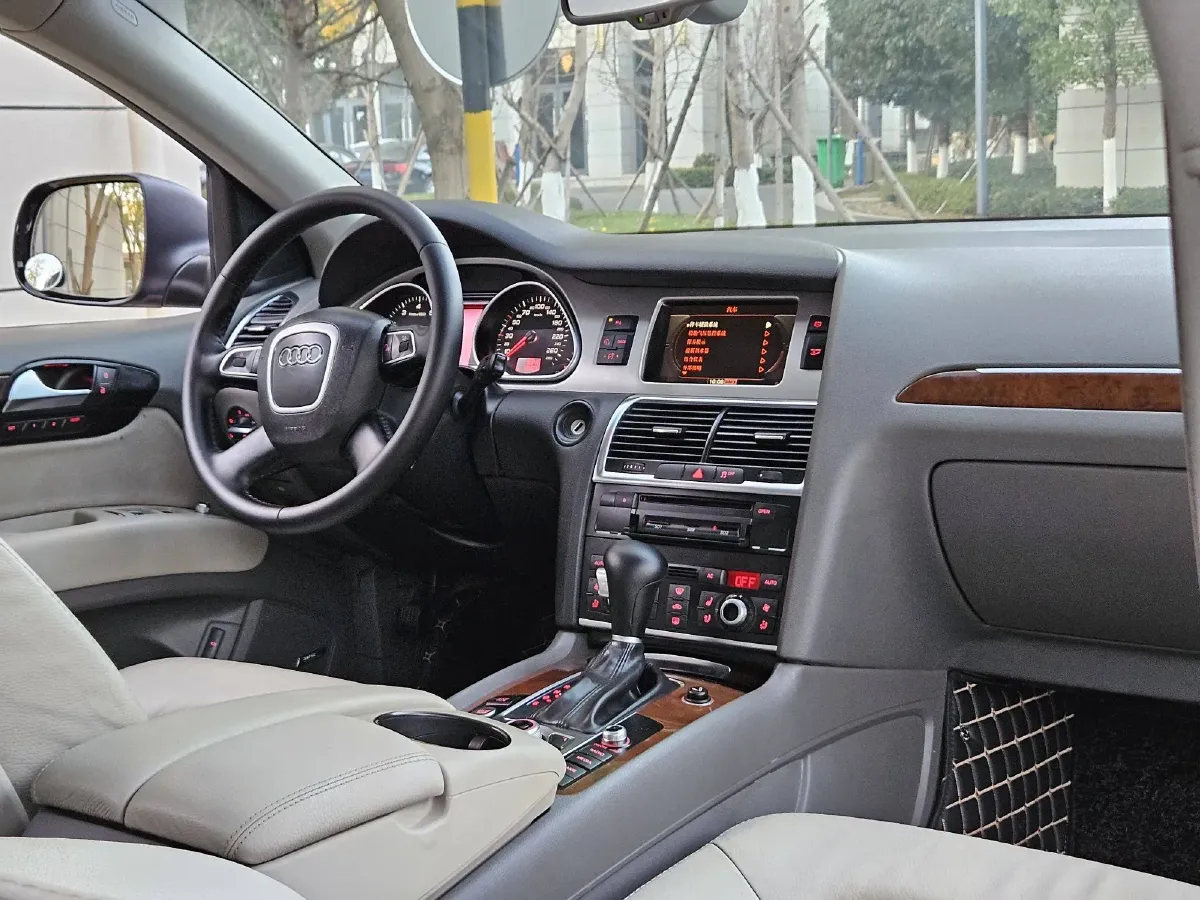 2011 Audi Q7 3.0T 272HP V6 8AT,autocango,china used car exporter,china ev exporter,chinese used car exporter,chinese used ev exporter