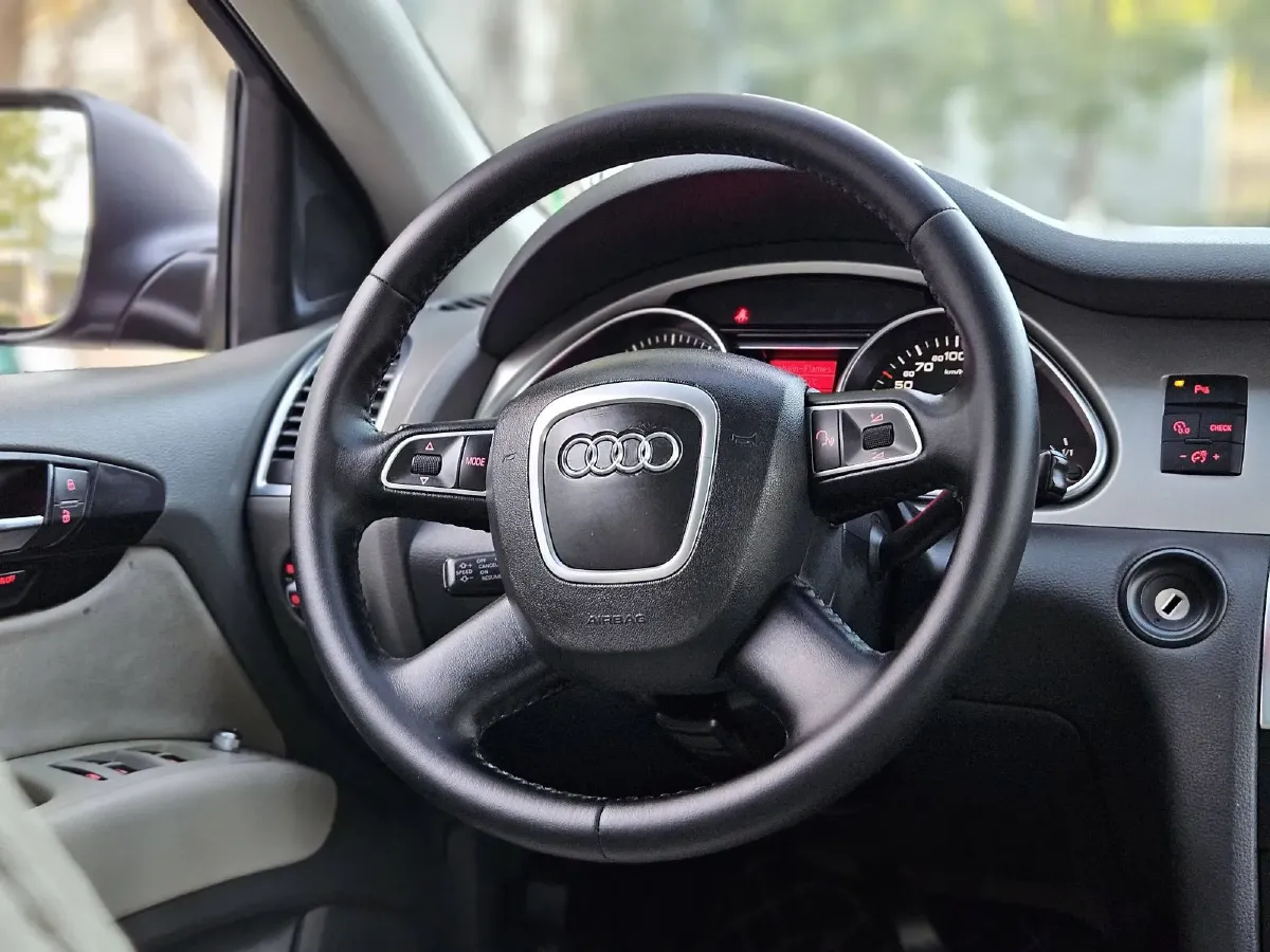 2011 Audi Q7 3.0T 272HP V6 8AT,autocango,china used car exporter,china ev exporter,chinese used car exporter,chinese used ev exporter