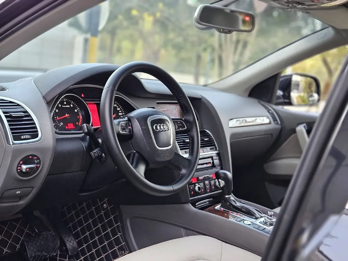 2011 Audi Q7 3.0T 272HP V6 8AT,autocango,china used car exporter,china ev exporter,chinese used car exporter,chinese used ev exporter