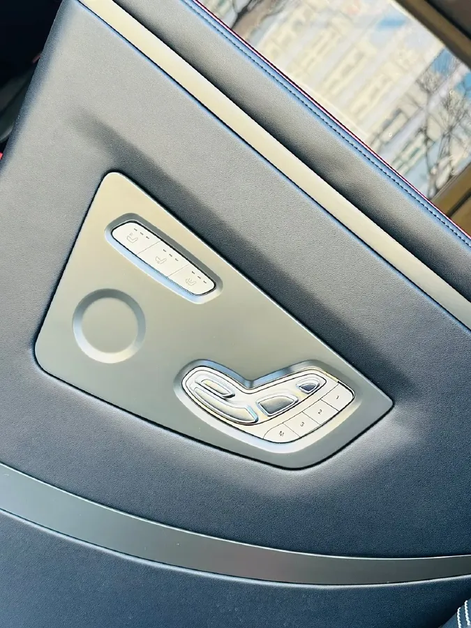 2023 Brabus V Class 2.0T 245HP L4 9AT,autocango,china used car exporter,china ev exporter,chinese used car exporter,chinese used ev exporter