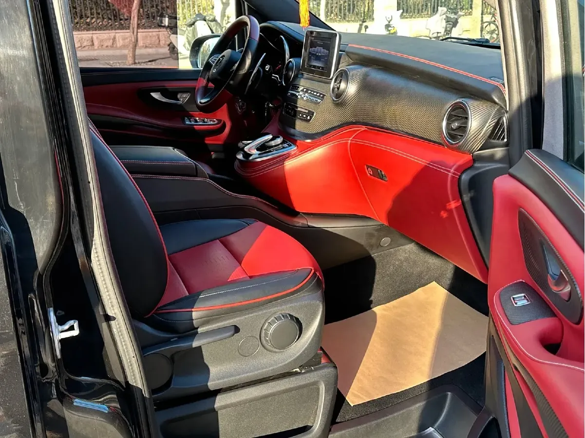 2023 Brabus V Class 2.0T 245HP L4 9AT,autocango,china used car exporter,china ev exporter,chinese used car exporter,chinese used ev exporter