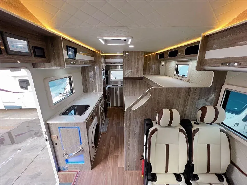 2021 MAXUS V80 RV 2.0T 139HP L4 6AMT,autocango,china used car exporter,china ev exporter,chinese used car exporter,chinese used ev exporter