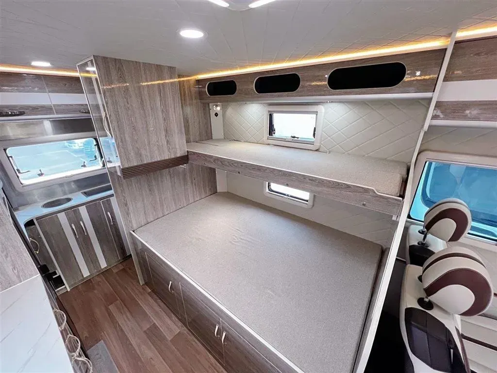 2021 MAXUS V80 RV 2.0T 139HP L4 6AMT,autocango,china used car exporter,china ev exporter,chinese used car exporter,chinese used ev exporter