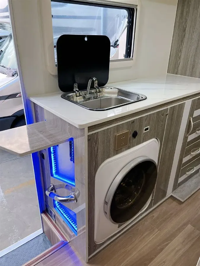 2021 MAXUS V80 RV 2.0T 139HP L4 6AMT,autocango,china used car exporter,china ev exporter,chinese used car exporter,chinese used ev exporter