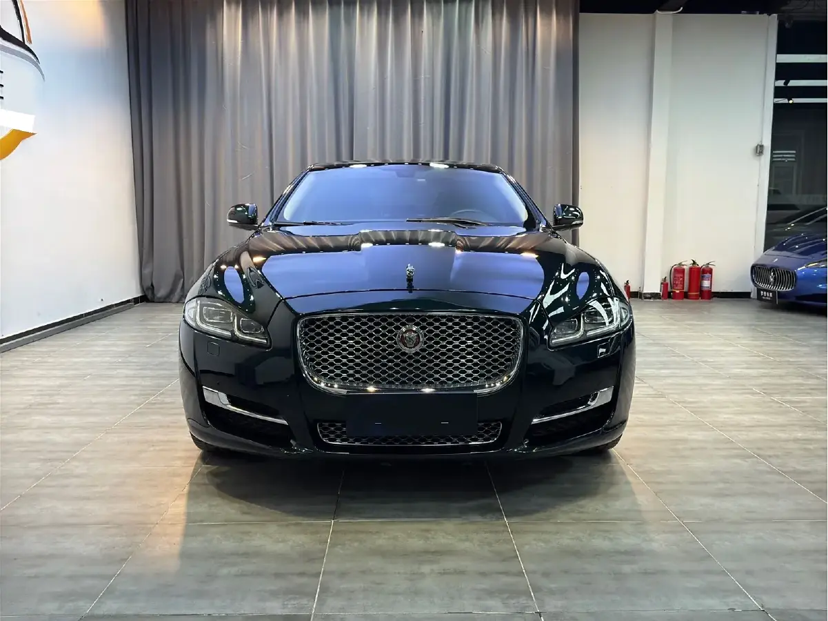 2016 Jaguar XJ 3.0T 340HP V6 8AT