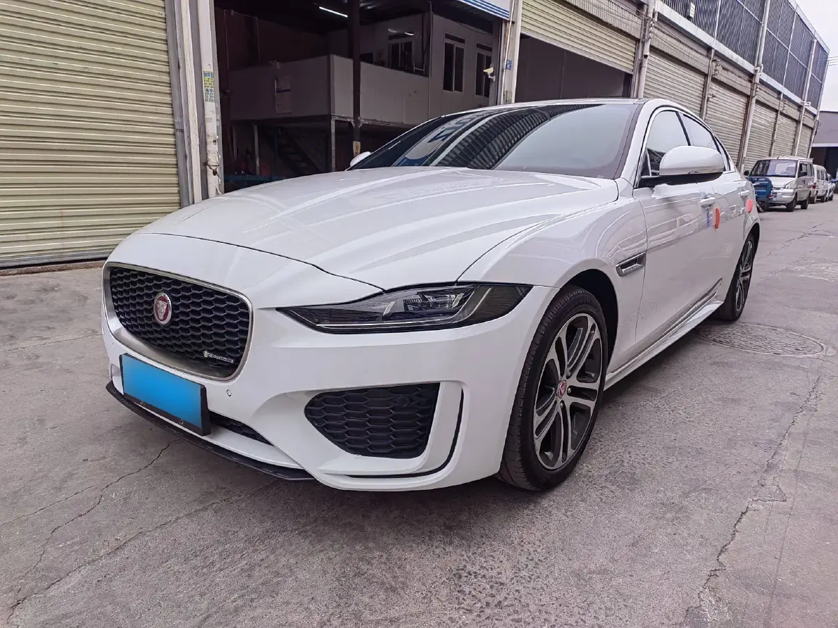 2022 Jaguar XEL 2.0T 250HP L4 8AT