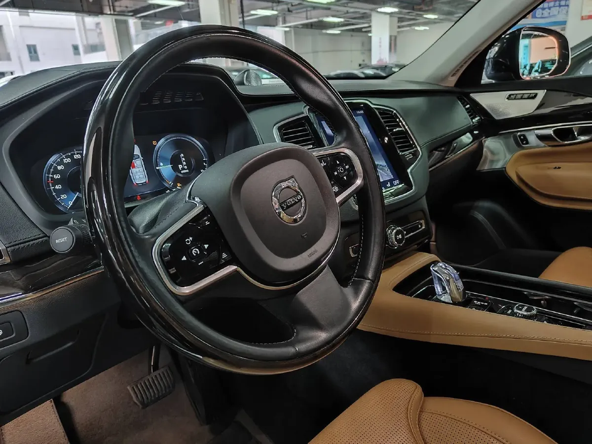 2016 Volvo XC90 PHEV 2.0T 320HP L4 8AT PHEV 9.2KWH,autocango,china used car exporter,china ev exporter,chinese used car exporter,chinese used ev exporter