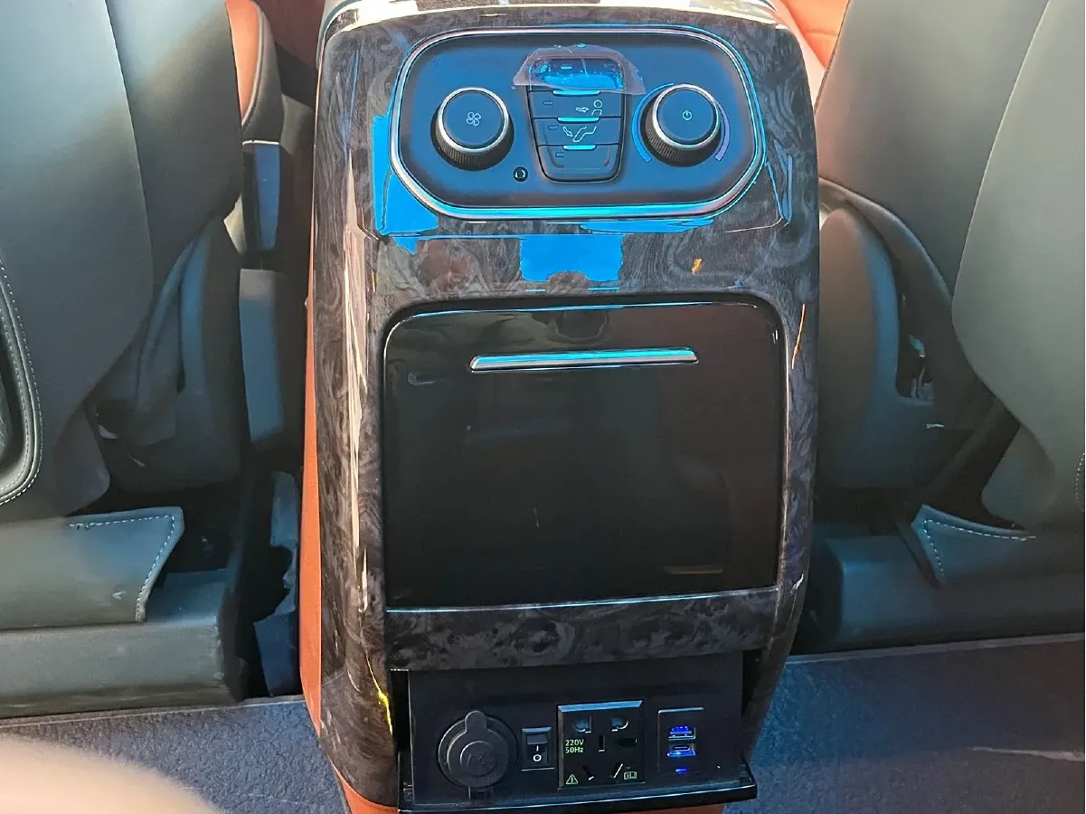 2022 JunTian HeiWuShi Youth 2.0T 203HP L4 6AT,autocango,china used car exporter,china ev exporter,chinese used car exporter,chinese used ev exporter