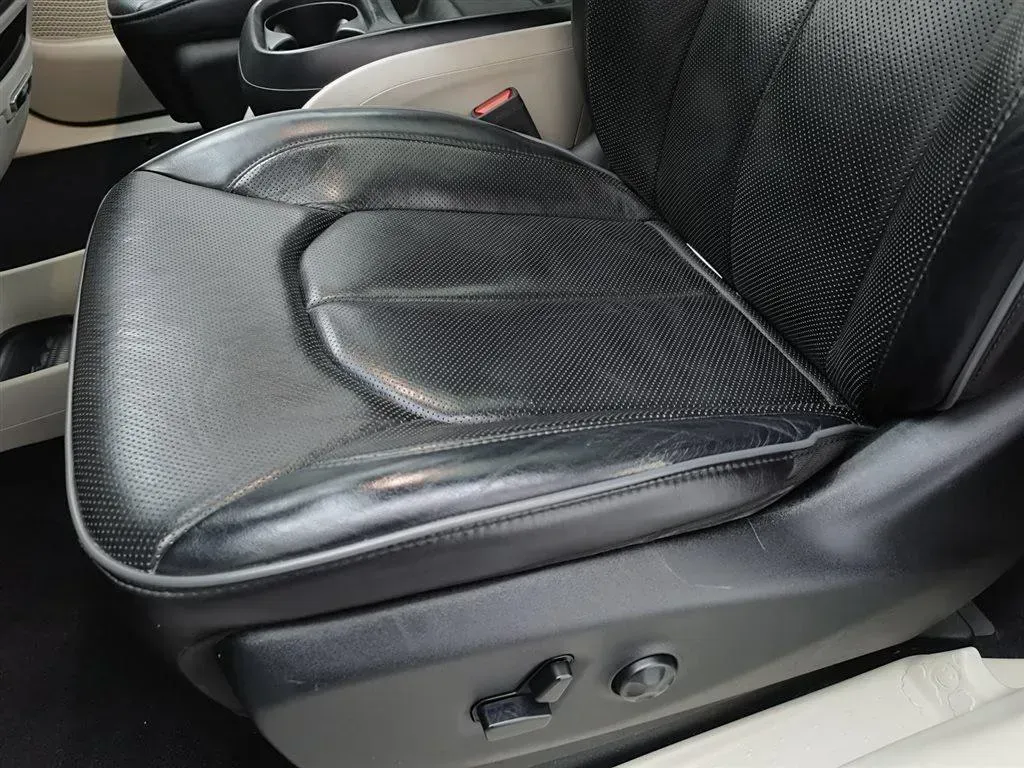 2019 Chrysler Pacifica 3.6L 245HP V6 E-CVT PHEV 16KWH,autocango,china used car exporter,china ev exporter,chinese used car exporter,chinese used ev exporter