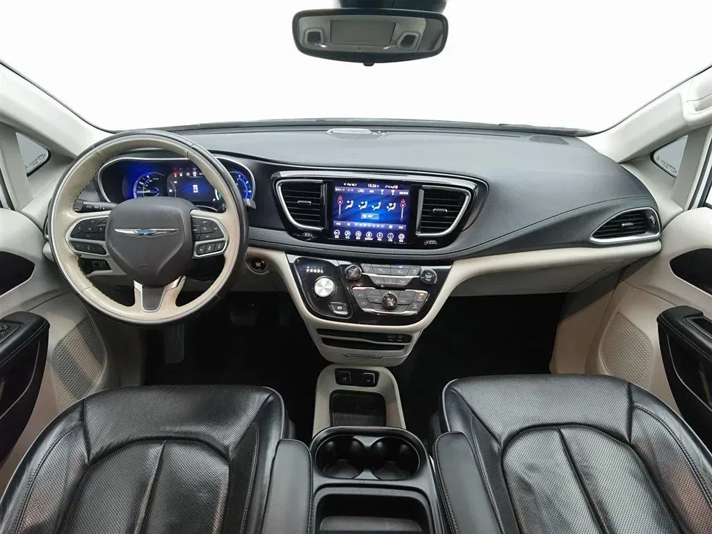 2019 Chrysler Pacifica 3.6L 245HP V6 E-CVT PHEV 16KWH,autocango,china used car exporter,china ev exporter,chinese used car exporter,chinese used ev exporter