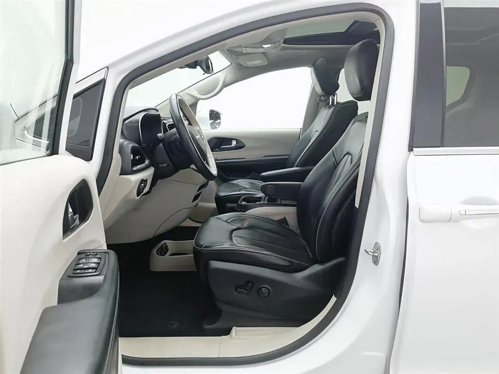 2019 Chrysler Pacifica 3.6L 245HP V6 E-CVT PHEV 16KWH,autocango,china used car exporter,china ev exporter,chinese used car exporter,chinese used ev exporter