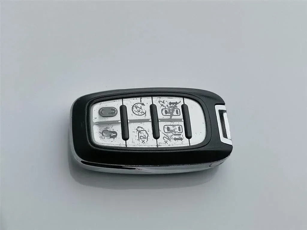 2019 Chrysler Pacifica 3.6L 245HP V6 E-CVT PHEV 16KWH,autocango,china used car exporter,china ev exporter,chinese used car exporter,chinese used ev exporter