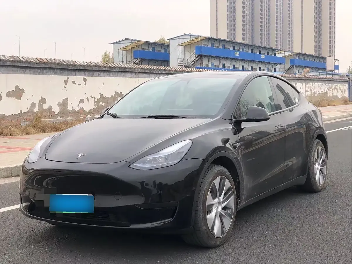 2023 Tesla Model Y BEV 60KWH