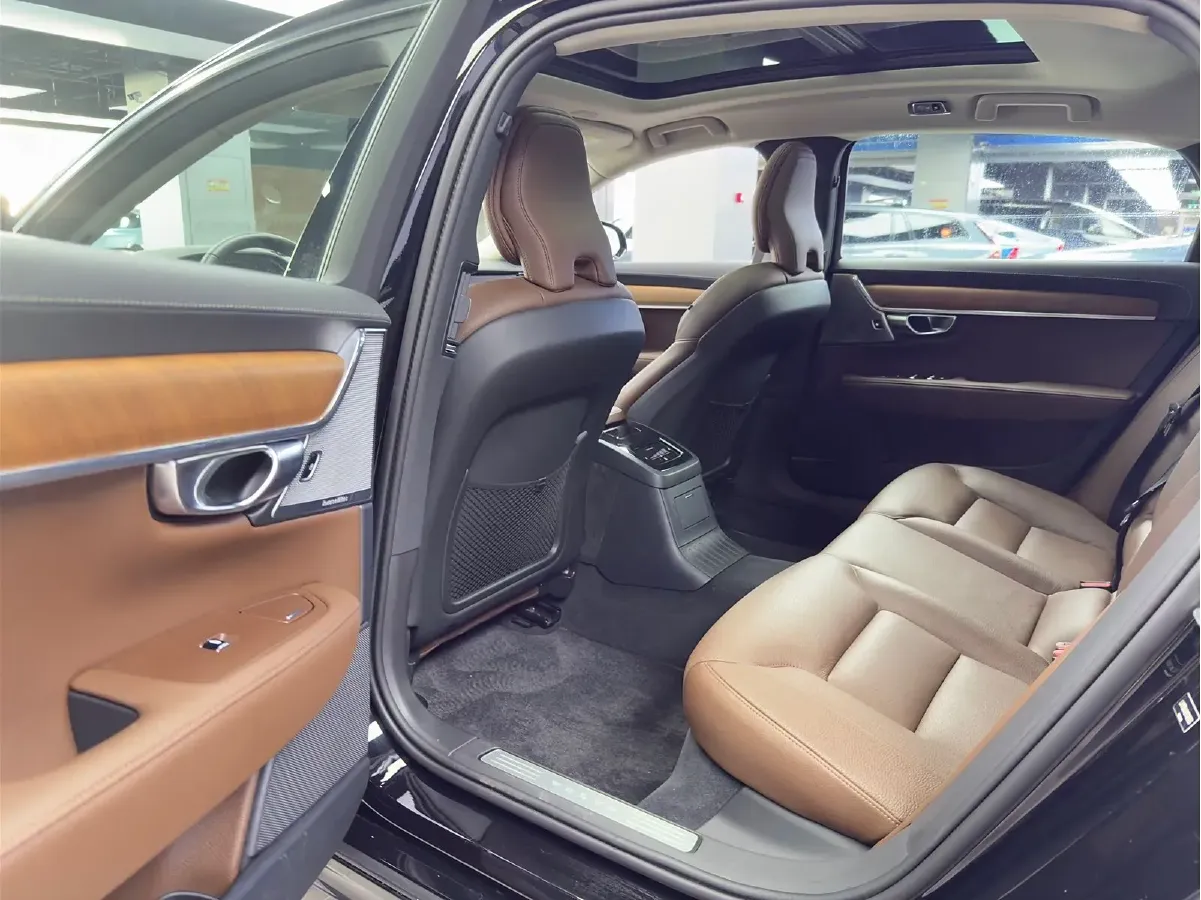 2019 Volvo S90 PHEV 2.0T 320HP L4 8AT PHEV 10.1KWH,autocango,china used car exporter,china ev exporter,chinese used car exporter,chinese used ev exporter