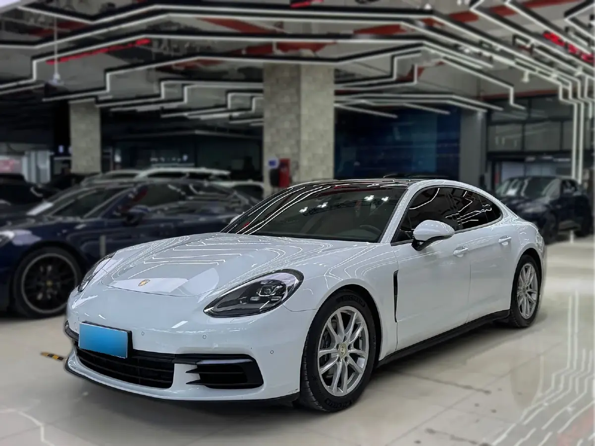 2017 Porsche Panamera 3.0T 330HP V6 8DCT