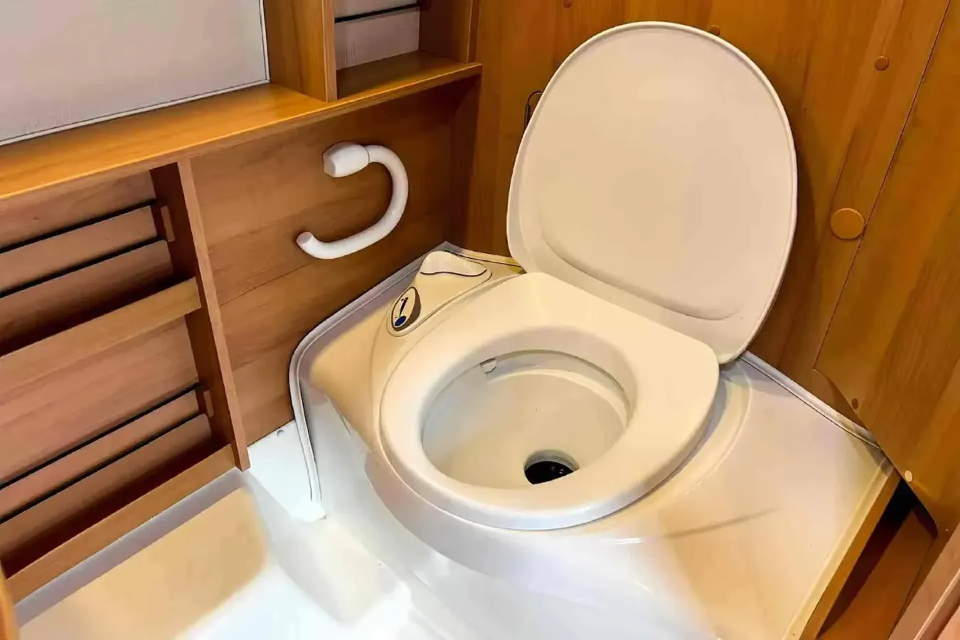 2015 Chery Arrizo 3 1.5L 109HP L4 4AT,autocango,china used car exporter,china ev exporter,chinese used car exporter,chinese used ev exporter