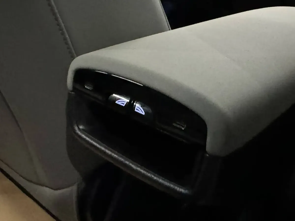 2025 Volvo EX30 BEV 66KWH,autocango,china used car exporter,china ev exporter,chinese used car exporter,chinese used ev exporter