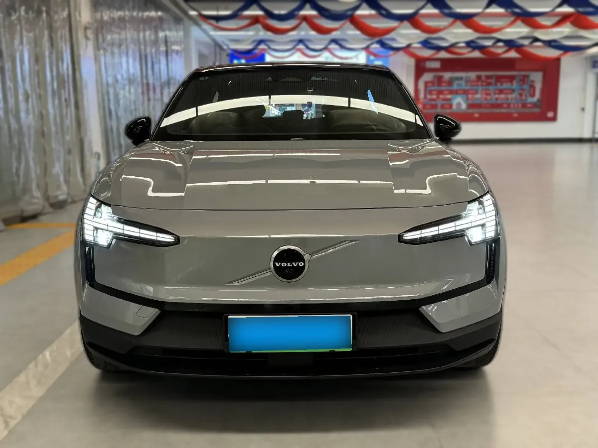 2025 Volvo EX30 BEV 66KWH,autocango,china used car exporter,china ev exporter,chinese used car exporter,chinese used ev exporter