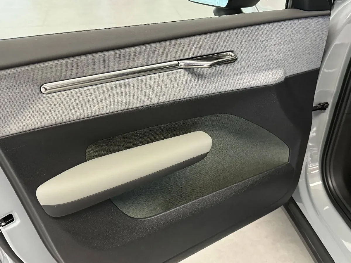 2025 Volvo EX30 BEV 66KWH,autocango,china used car exporter,china ev exporter,chinese used car exporter,chinese used ev exporter