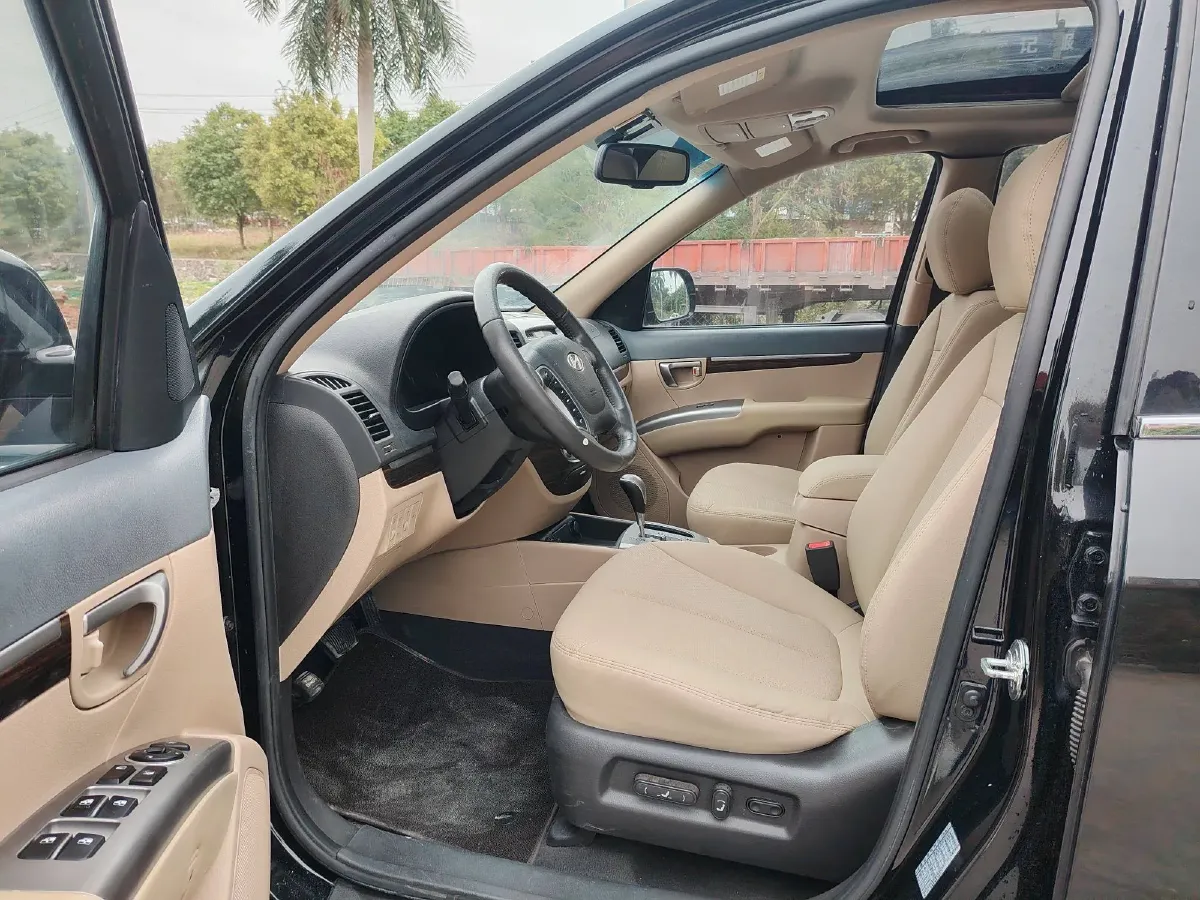 2012 Hyundai Santafe Classic 2.4L 174HP L4 6AT,autocango,china used car exporter,china ev exporter,chinese used car exporter,chinese used ev exporter