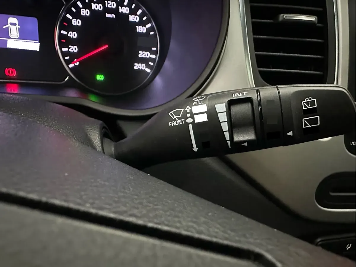 2013 Kia Carens 2.0L 152HP L4 6AT,autocango,china used car exporter,china ev exporter,chinese used car exporter,chinese used ev exporter