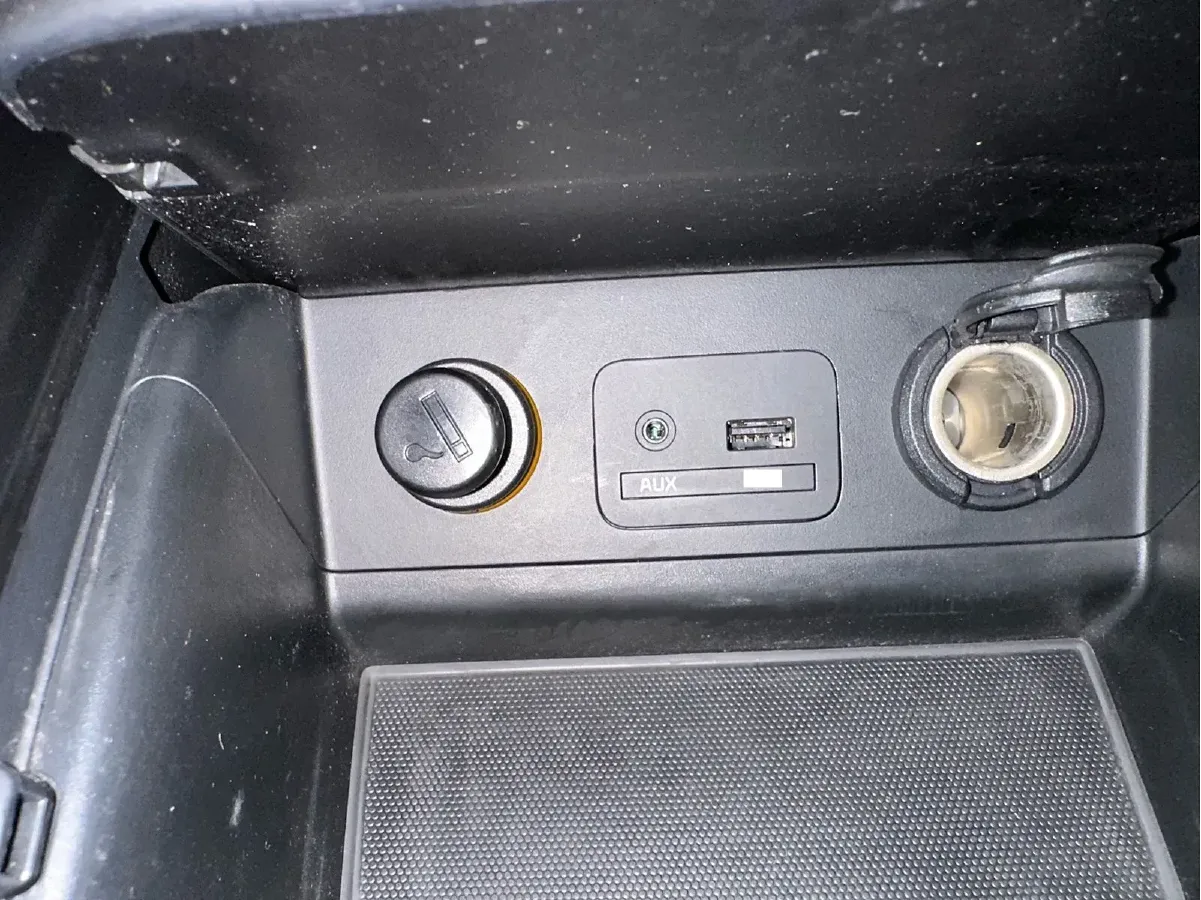 2013 Kia Carens 2.0L 152HP L4 6AT,autocango,china used car exporter,china ev exporter,chinese used car exporter,chinese used ev exporter