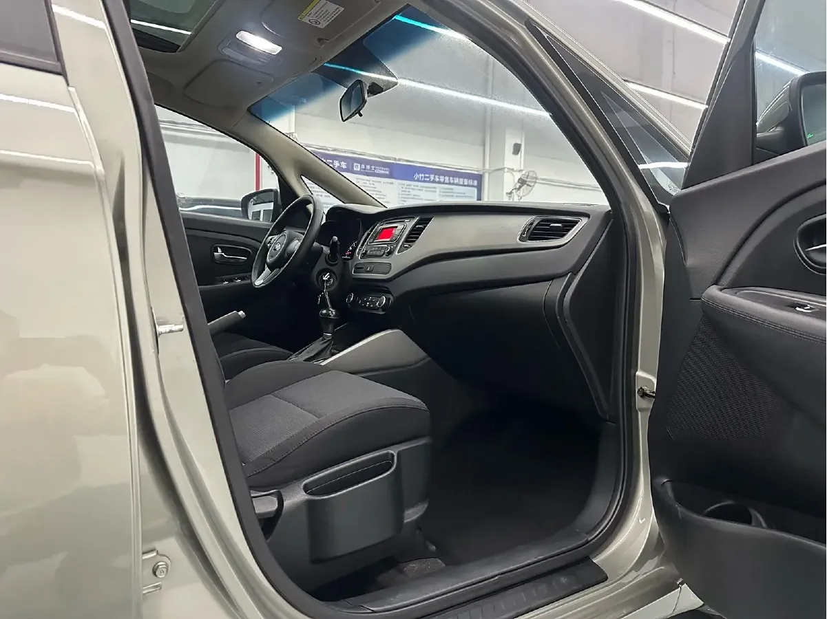 2013 Kia Carens 2.0L 152HP L4 6AT,autocango,china used car exporter,china ev exporter,chinese used car exporter,chinese used ev exporter