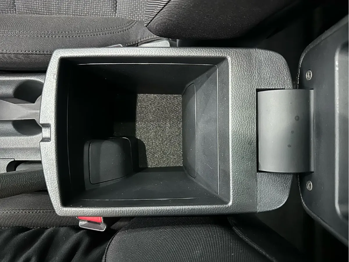 2013 Kia Carens 2.0L 152HP L4 6AT,autocango,china used car exporter,china ev exporter,chinese used car exporter,chinese used ev exporter