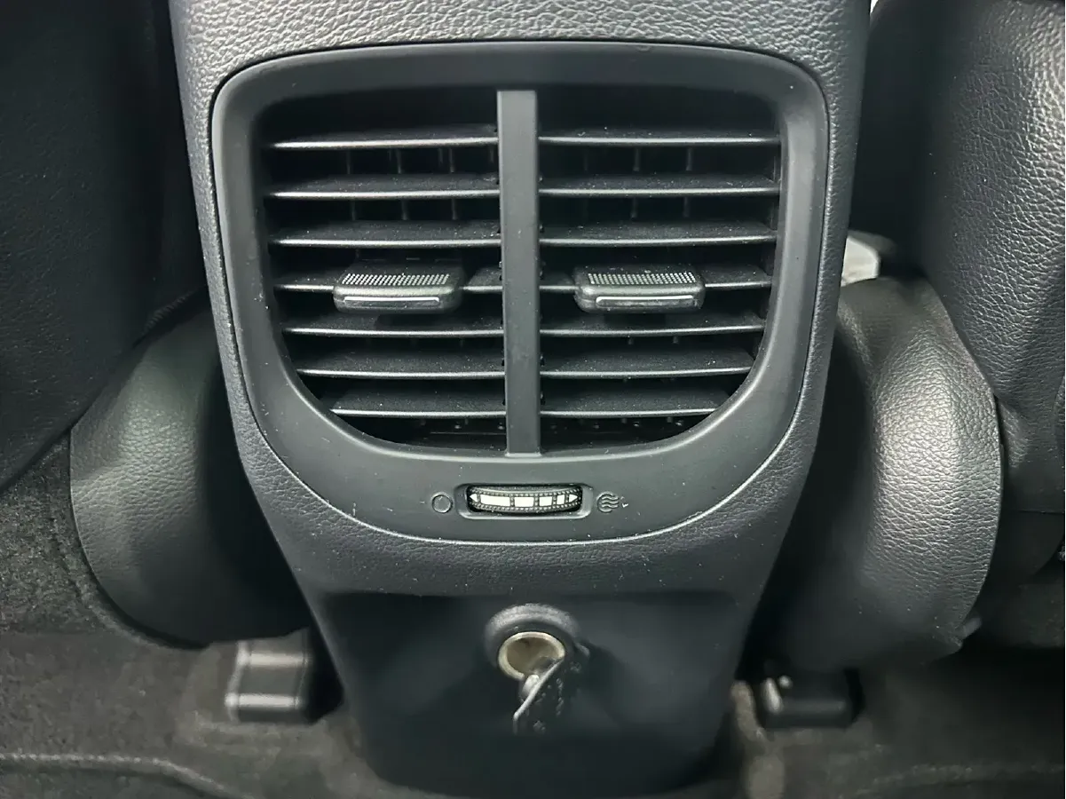 2013 Kia Carens 2.0L 152HP L4 6AT,autocango,china used car exporter,china ev exporter,chinese used car exporter,chinese used ev exporter