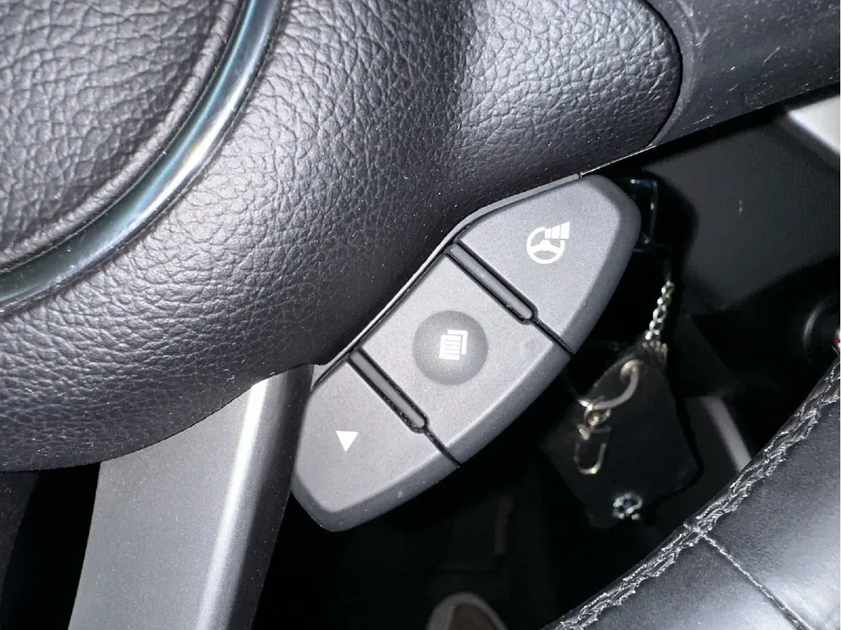 2013 Kia Carens 2.0L 152HP L4 6AT,autocango,china used car exporter,china ev exporter,chinese used car exporter,chinese used ev exporter