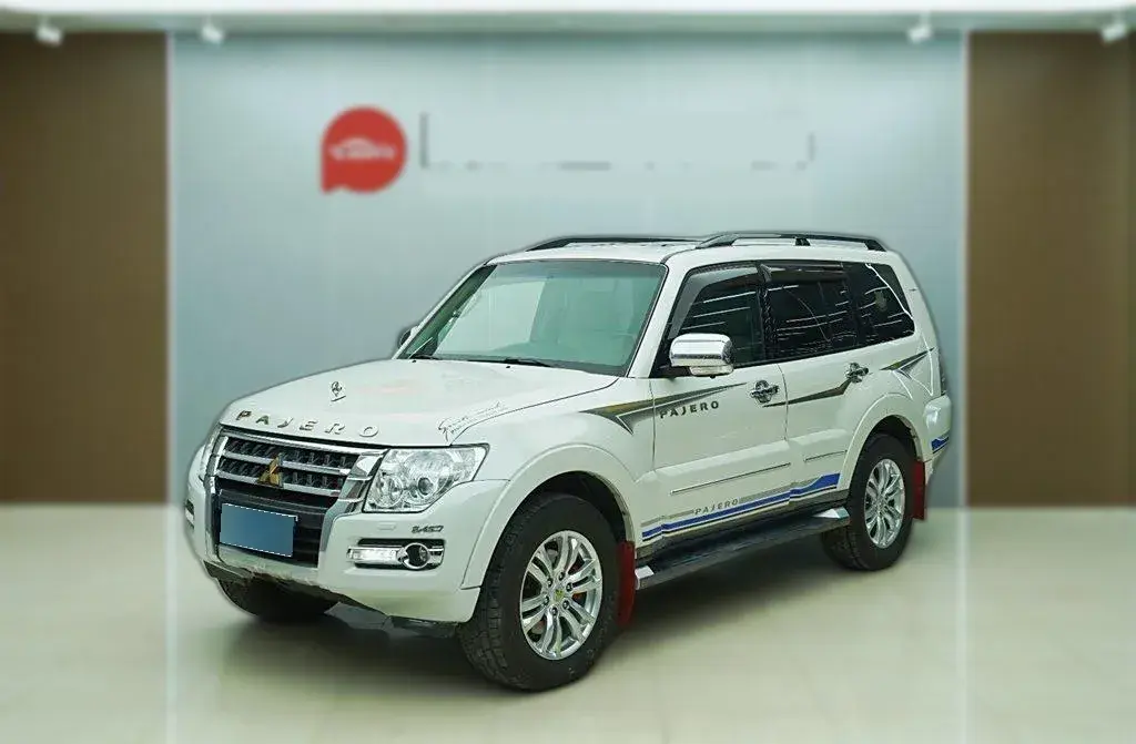 2011 Mitsubishi Pajero 3.8L 243HP V6 5AT