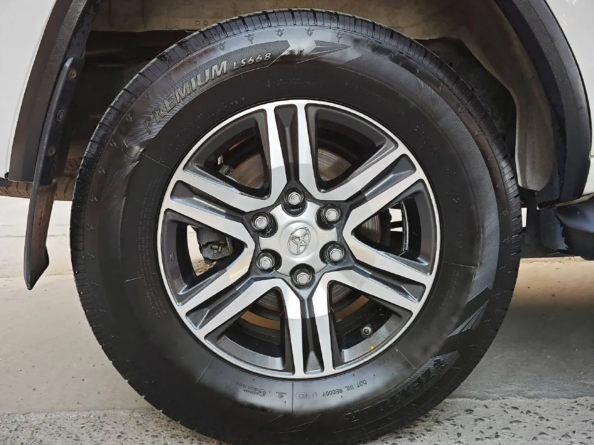 2016 Toyota Fortuner 2.7L 163HP L4 6AT,autocango,china used car exporter,china ev exporter,chinese used car exporter,chinese used ev exporter