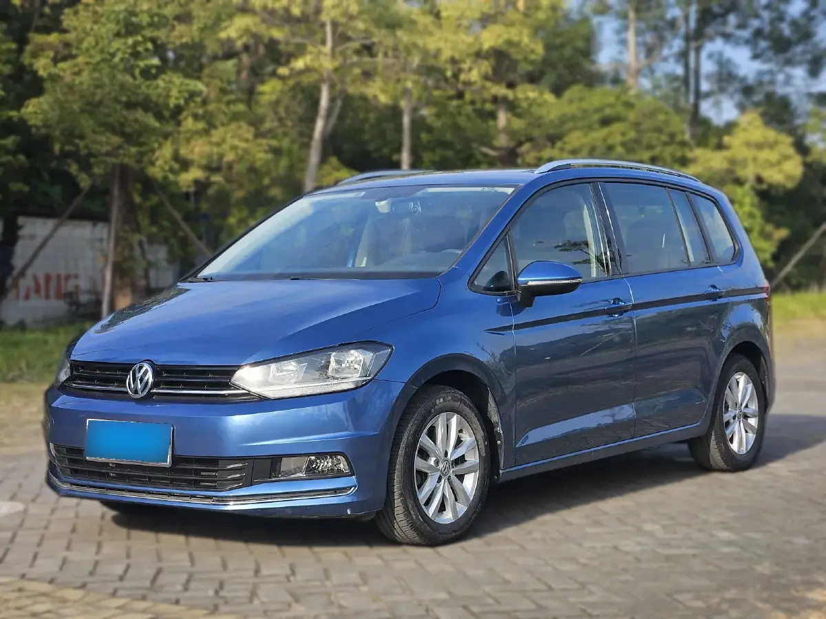 2016 Volkswagen Touran 1.4T 150HP L4 7DCT
